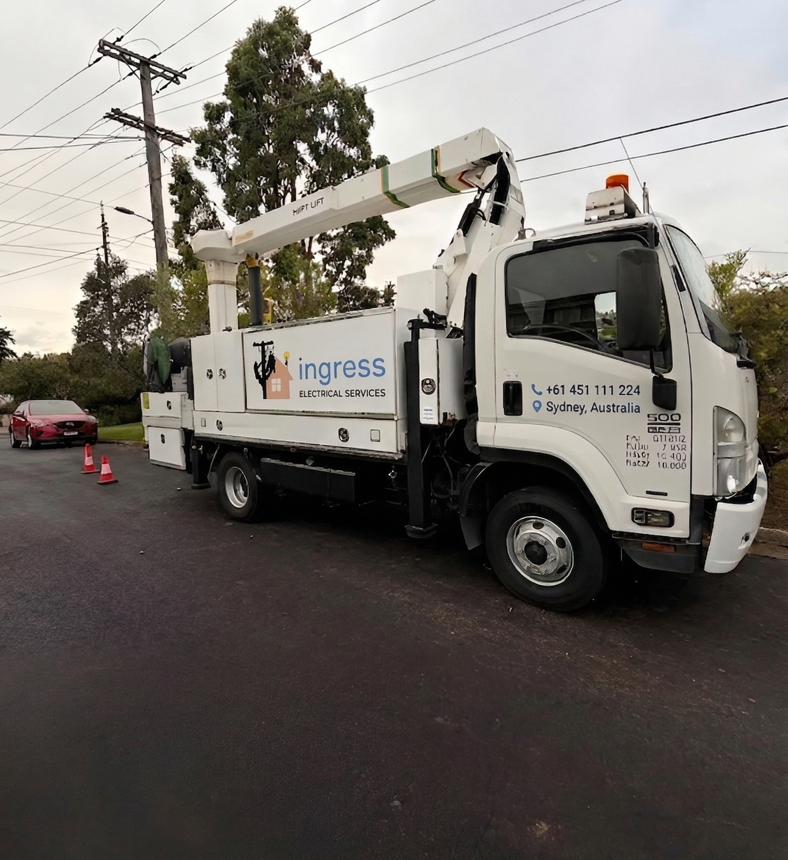 Cherry Picker Truck